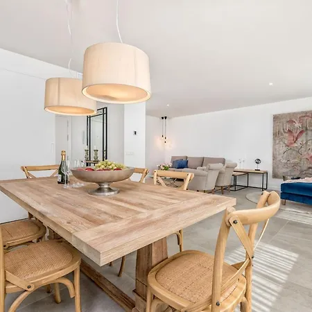 The Cosmopolitan Apartment *